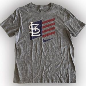 GOOD- Size M Mens Nike St. Louis Cardinals Baseball Short Sleeve T-Shirt Cotton